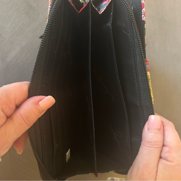 Vera Bradley RFID Turn Lock Wallet in Heirloom Paisley - Picture 3 of 4